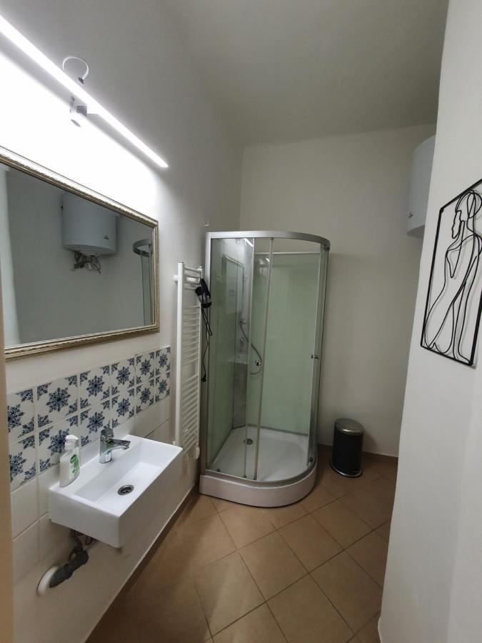Boesix Apartman Boedapest Buitenkant foto