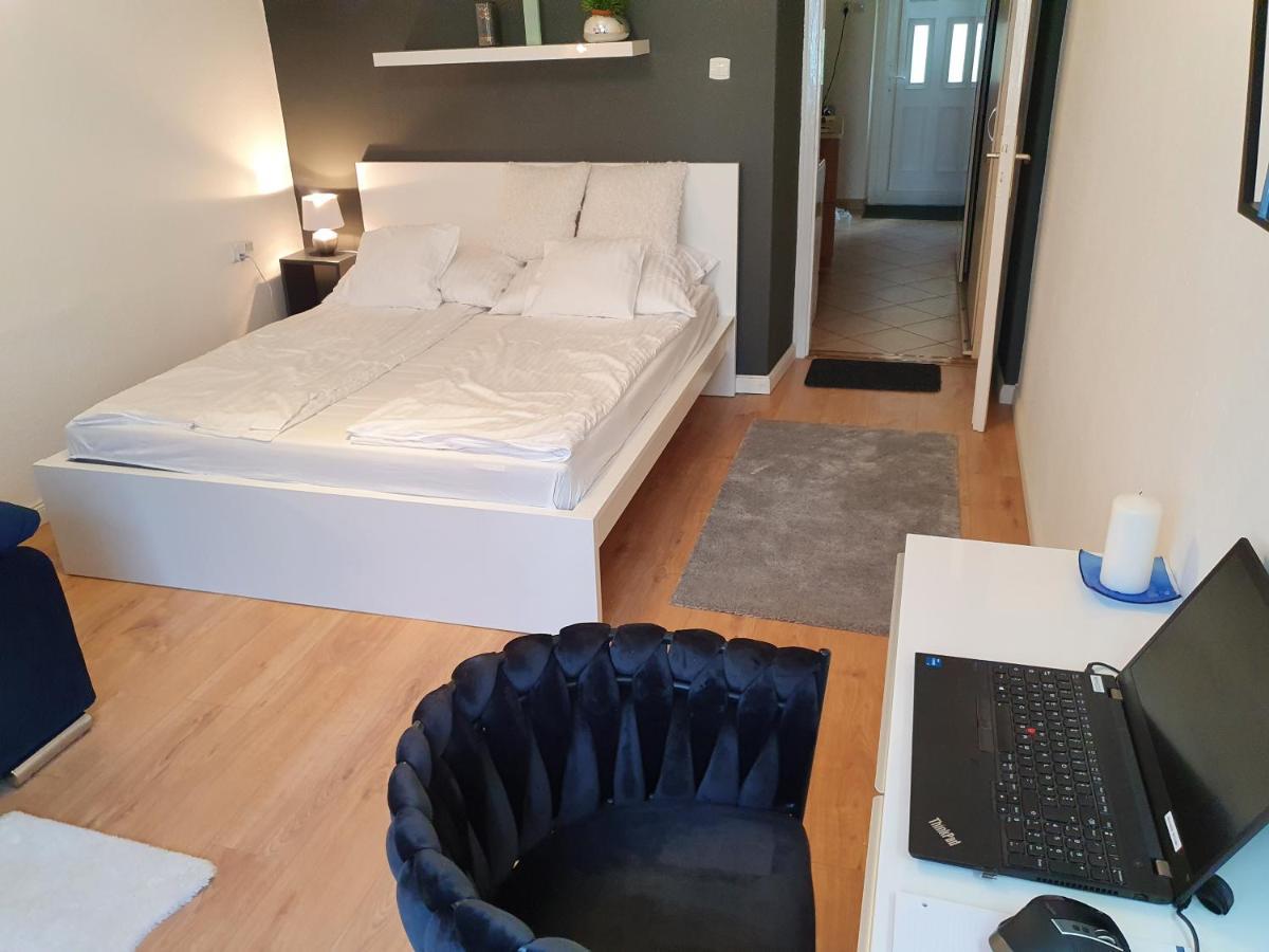 Boesix Apartman Boedapest Buitenkant foto