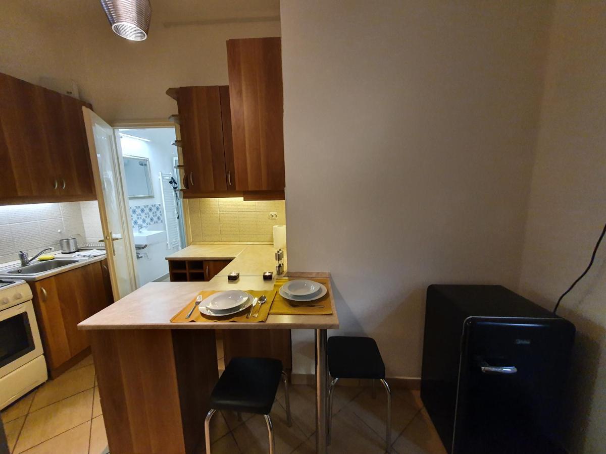 Boesix Apartman Boedapest Buitenkant foto